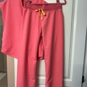 Figs scrub set XS Rafaela top and S Livingston basic petite pants (gently worn)